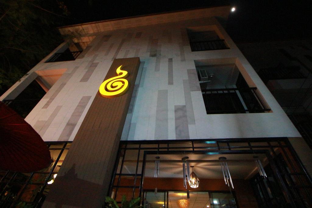 Nakara Boutique Hotel Чиангмай Екстериор снимка
